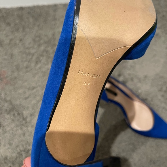 Woman’s shoes - Picture 3 of 3